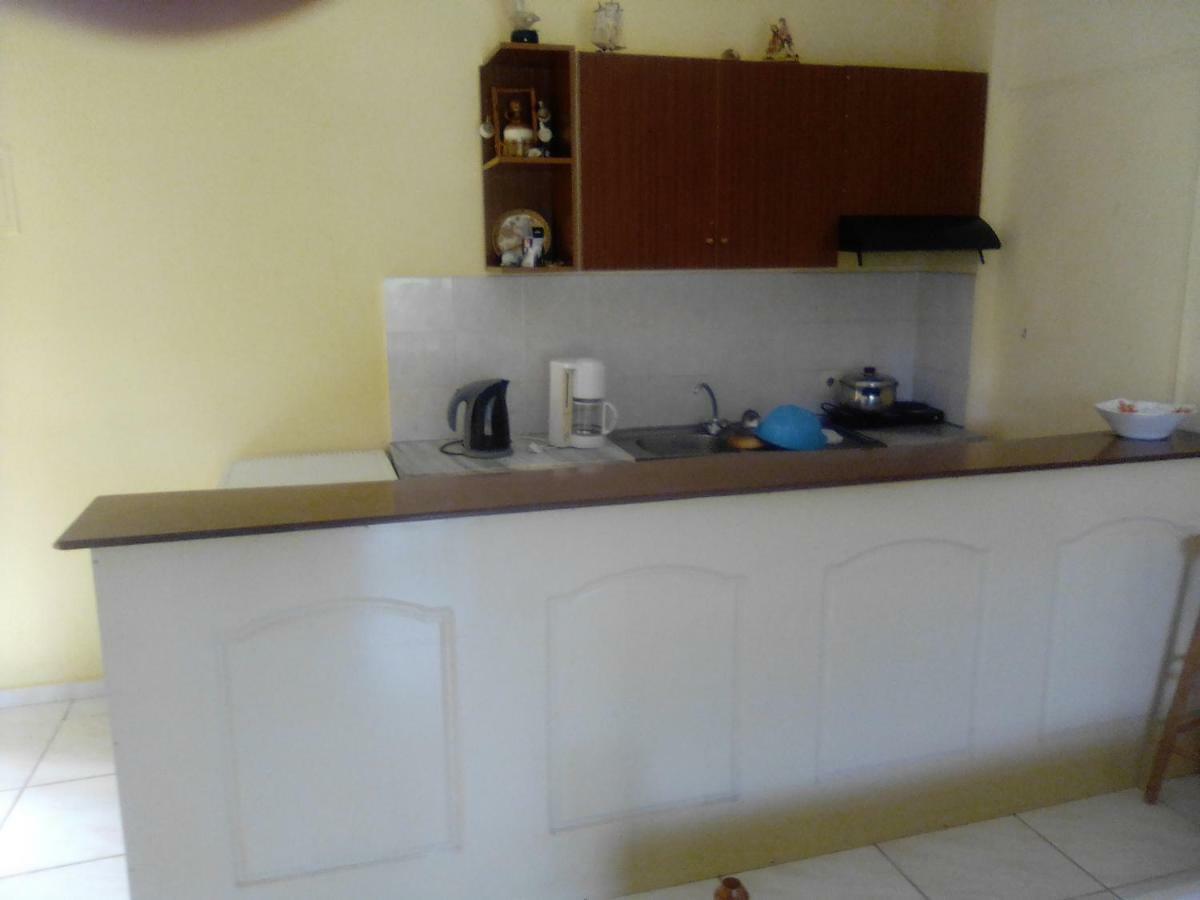 Georgina Family Apartments Mesongi Bagian luar foto