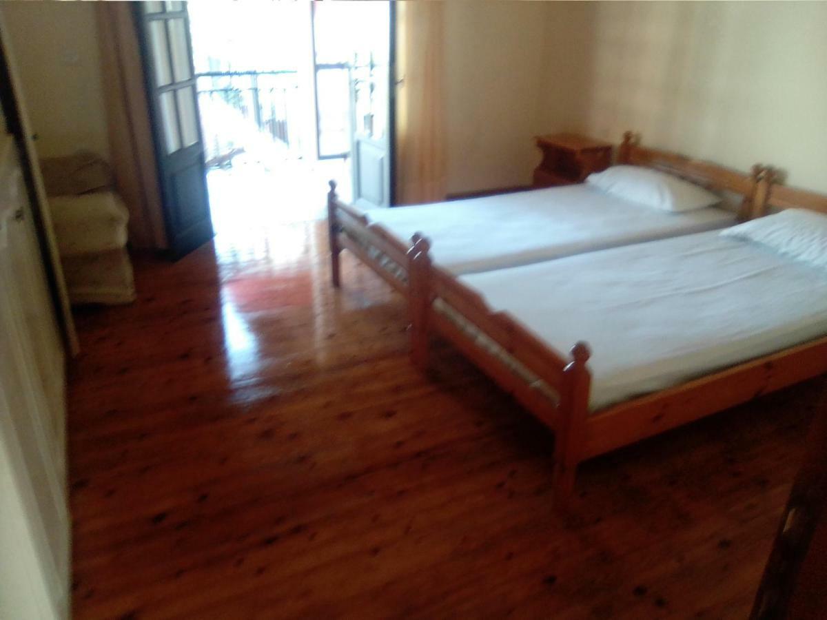 Georgina Family Apartments Mesongi Bagian luar foto